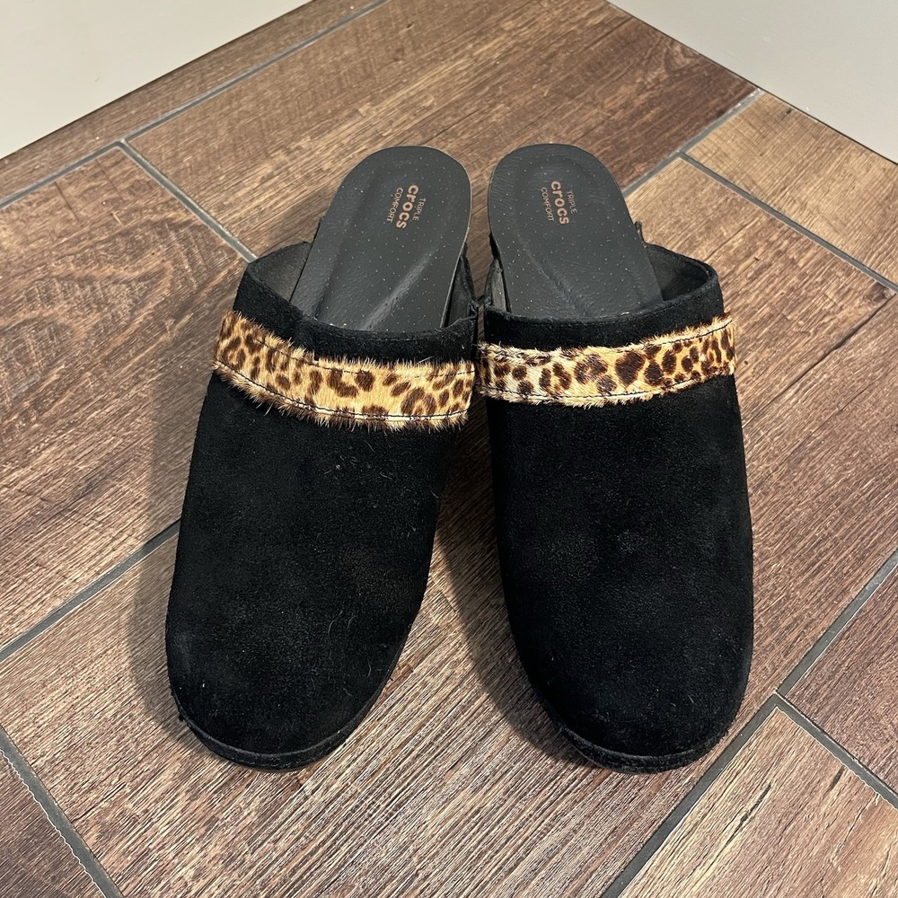 Crocs Sarah Suede Clogs Women Size 11 Black Leopard Print Slip On Mule Shoes